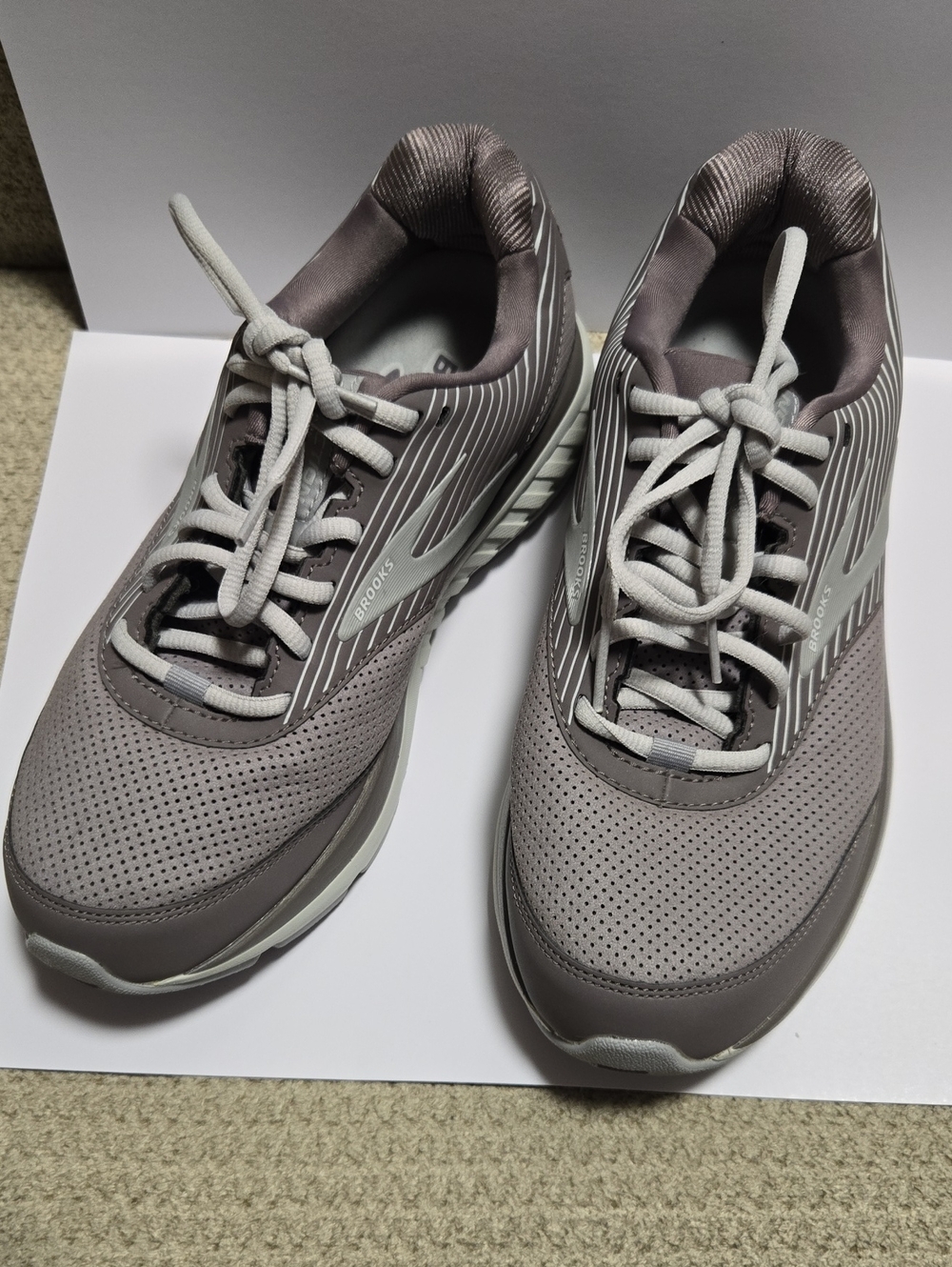 Brooks Addiction Walker Suede Shoes Womens Size 10 Extra Wide
